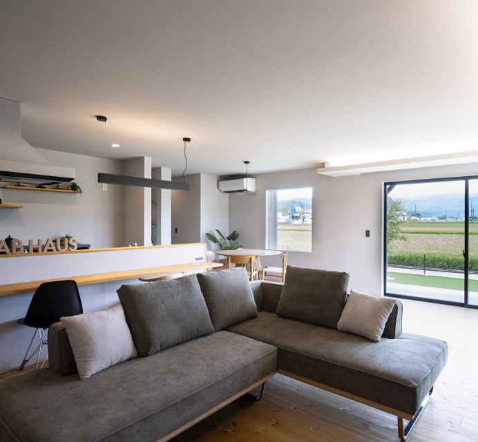 リビング　ソファー　写真